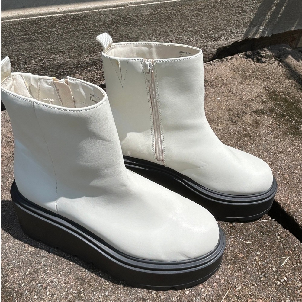 BP Milo Platform Ankle Boots White Faux Leather Lug Sole Wedge Y2K Indie Sleaze